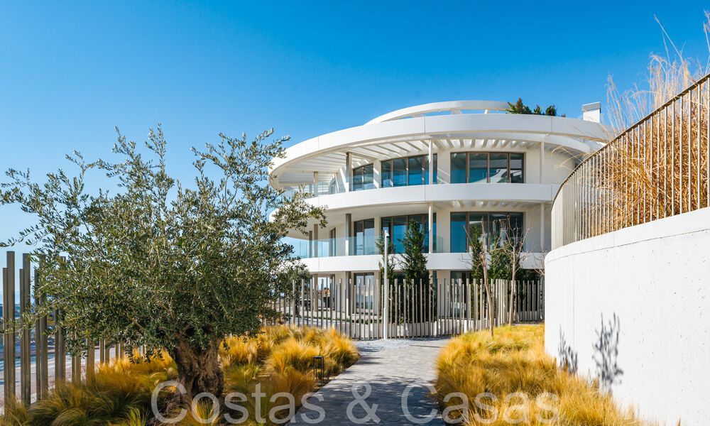First class apartment with phenomenal sea views for sale in Benahavis - Marbella 65868