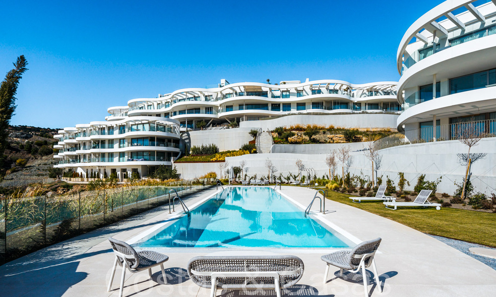 First class apartment with phenomenal sea views for sale in Benahavis - Marbella 65869