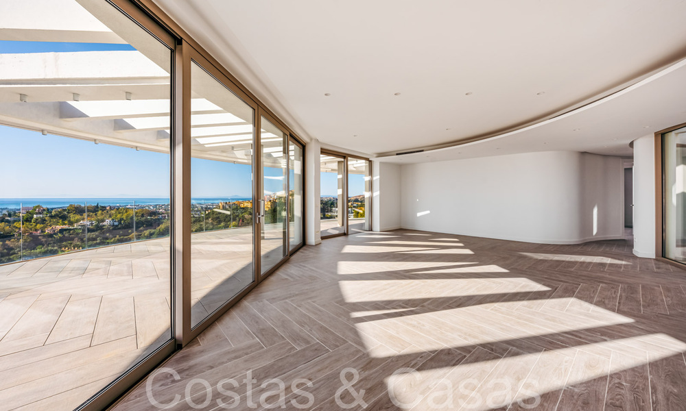 Exclusive innovative penthouse with panoramic sea, golf and mountain views for sale in Benahavis - Marbella 65877