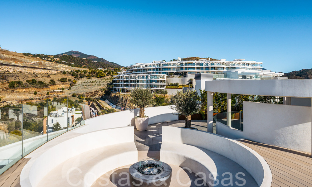 Exclusive innovative penthouse with panoramic sea, golf and mountain views for sale in Benahavis - Marbella 65878