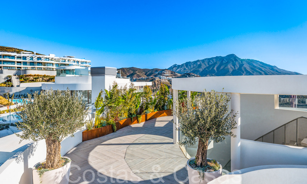 Exclusive innovative penthouse with panoramic sea, golf and mountain views for sale in Benahavis - Marbella 65879