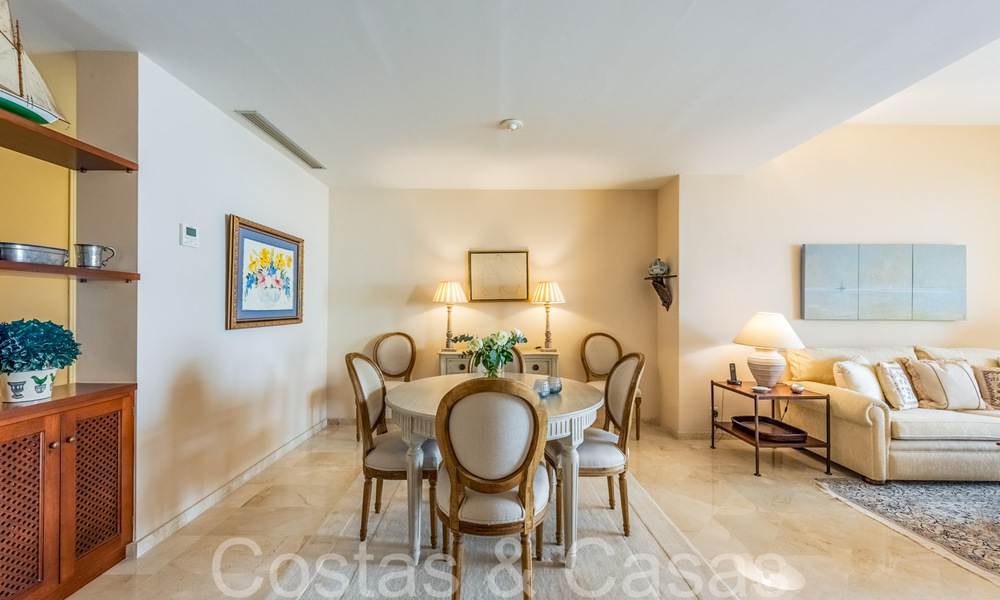 Spacious apartment for sale in a gated beach complex with unobstructed sea views east of Marbella centre 66025