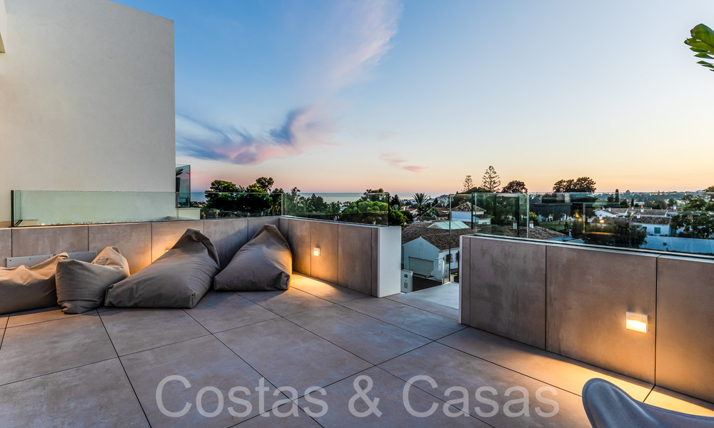 Ultra luxurious penthouse with private pool for sale in the centre of Marbella's Golden Mile 66130