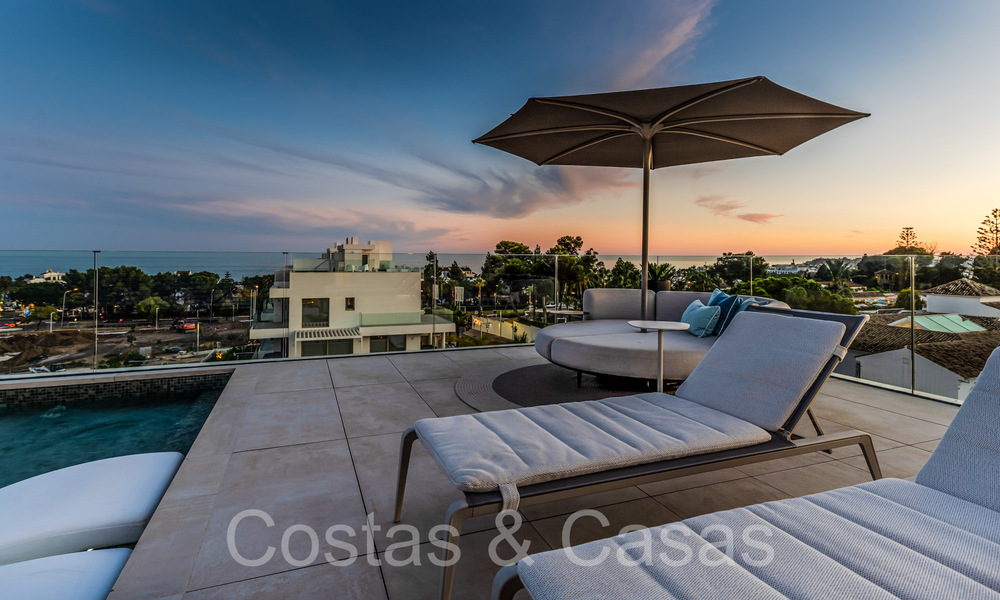 Ultra luxurious penthouse with private pool for sale in the centre of Marbella's Golden Mile 66131