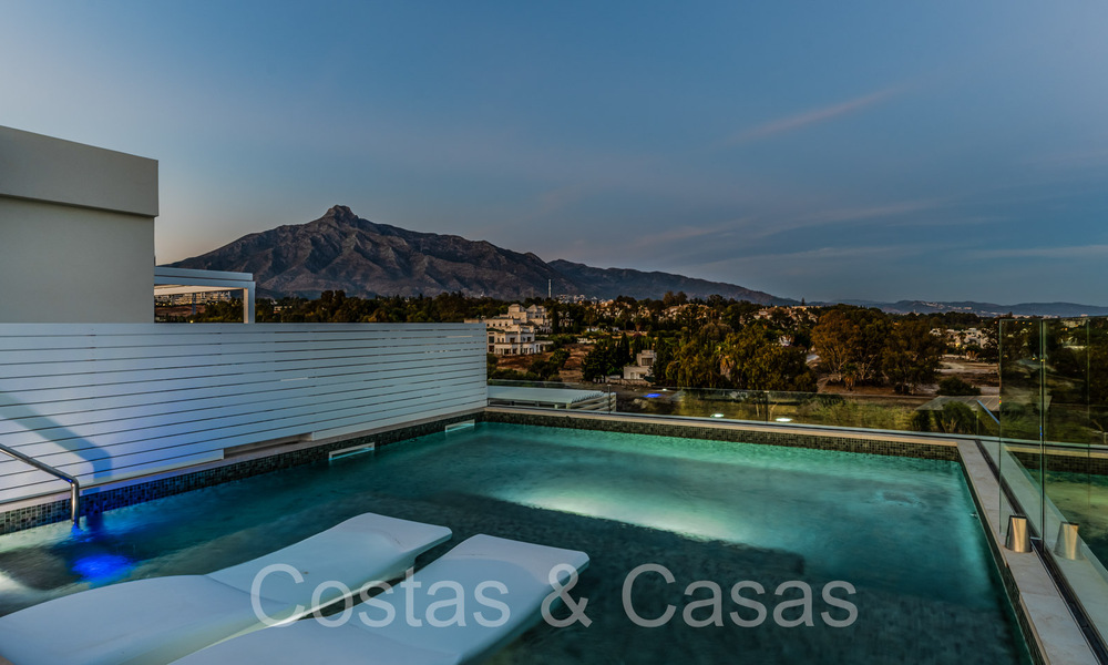 Ultra luxurious penthouse with private pool for sale in the centre of Marbella's Golden Mile 66132