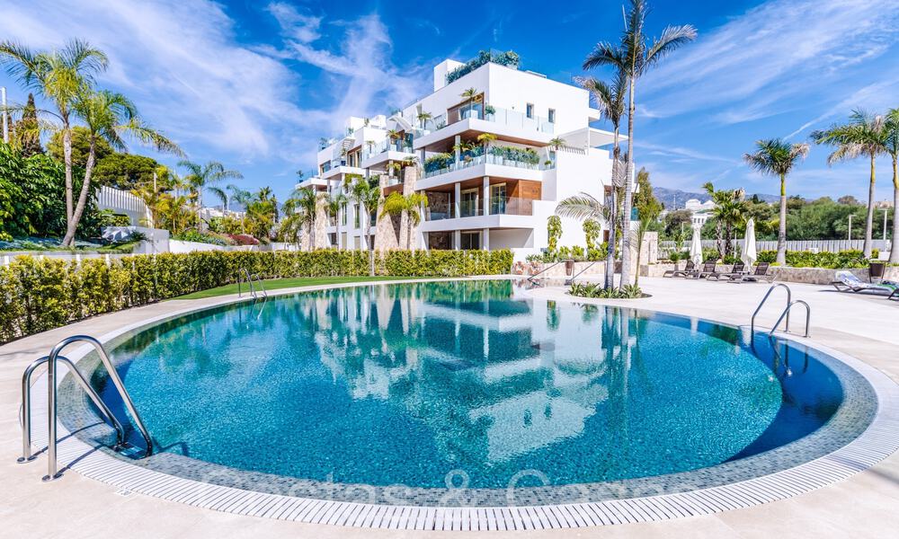 Ultra luxurious penthouse with private pool for sale in the centre of Marbella's Golden Mile 66174