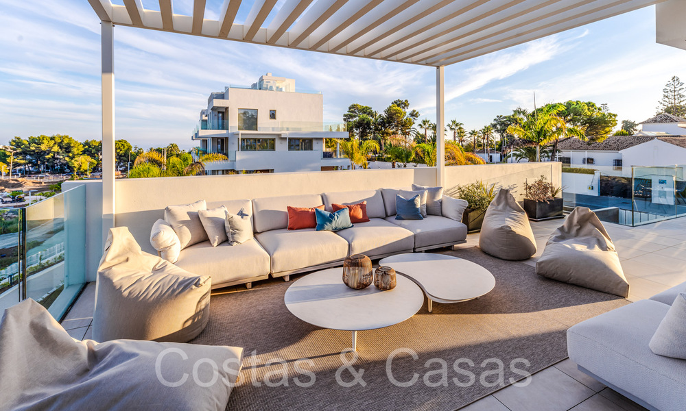Ultra luxurious penthouse with private pool for sale in the centre of Marbella's Golden Mile 66178