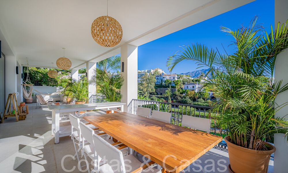 Spacious, high-quality luxury villa for sale a stone's throw from the golf course in Marbella - Benahavis 66183