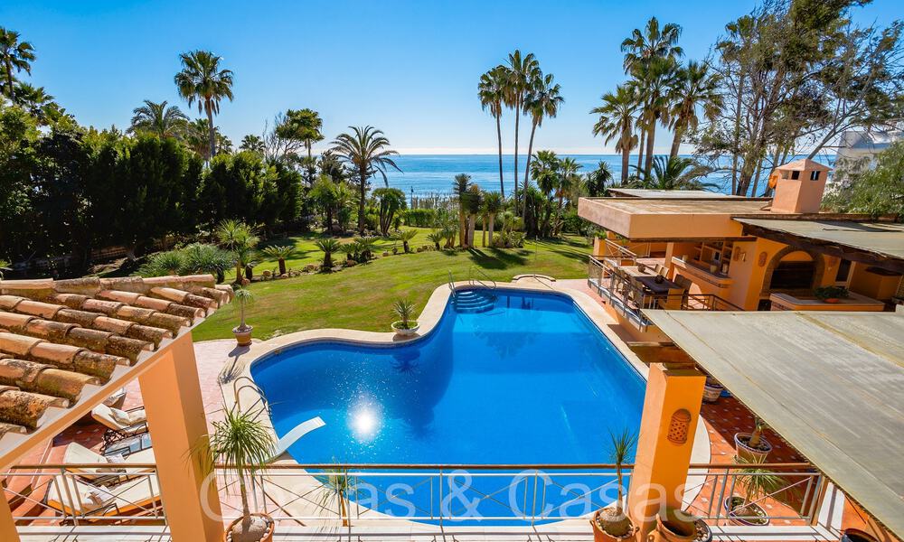 Andalusian villa for sale right on the beach, on the New Golden Mile between Marbella and Estepona 66259