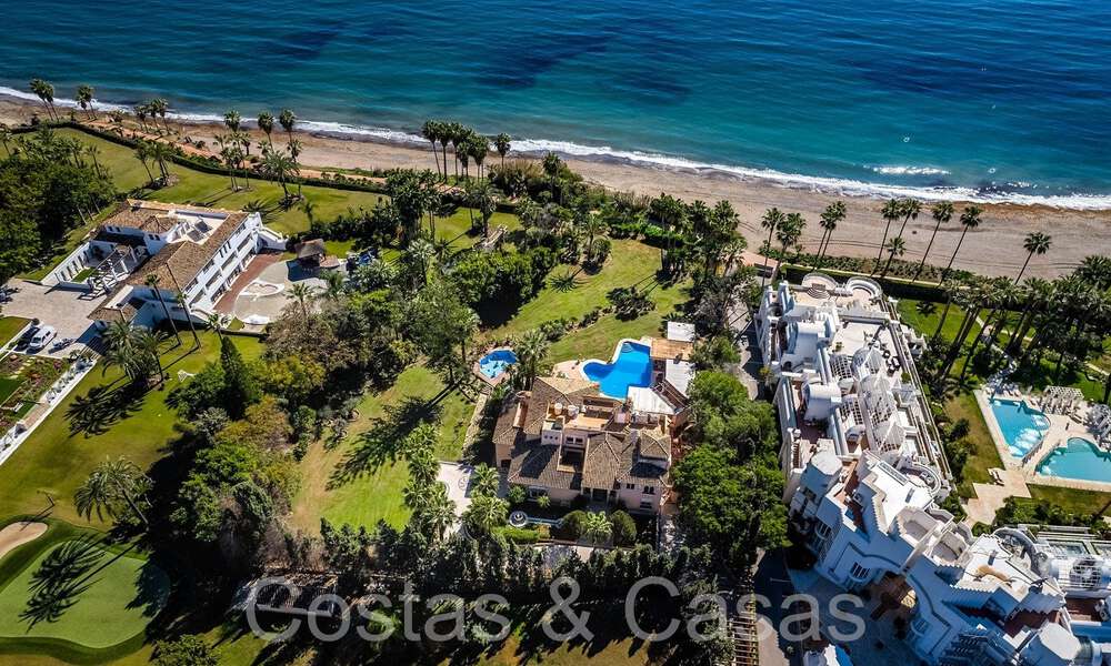 Andalusian villa for sale right on the beach, on the New Golden Mile between Marbella and Estepona 66284