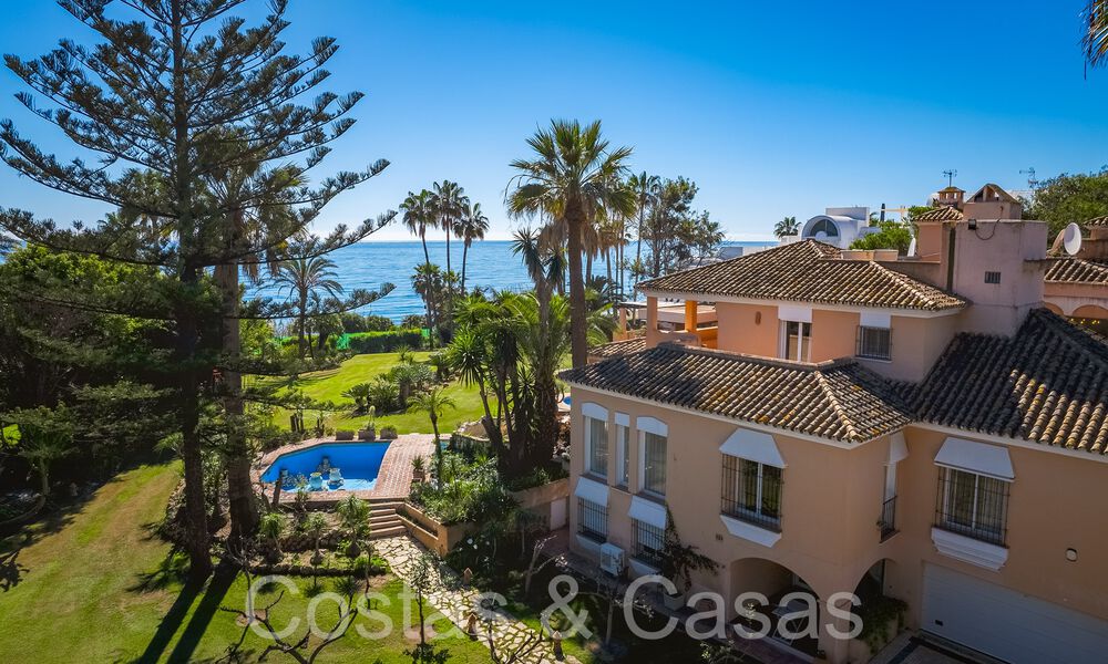 Andalusian villa for sale right on the beach, on the New Golden Mile between Marbella and Estepona 66288