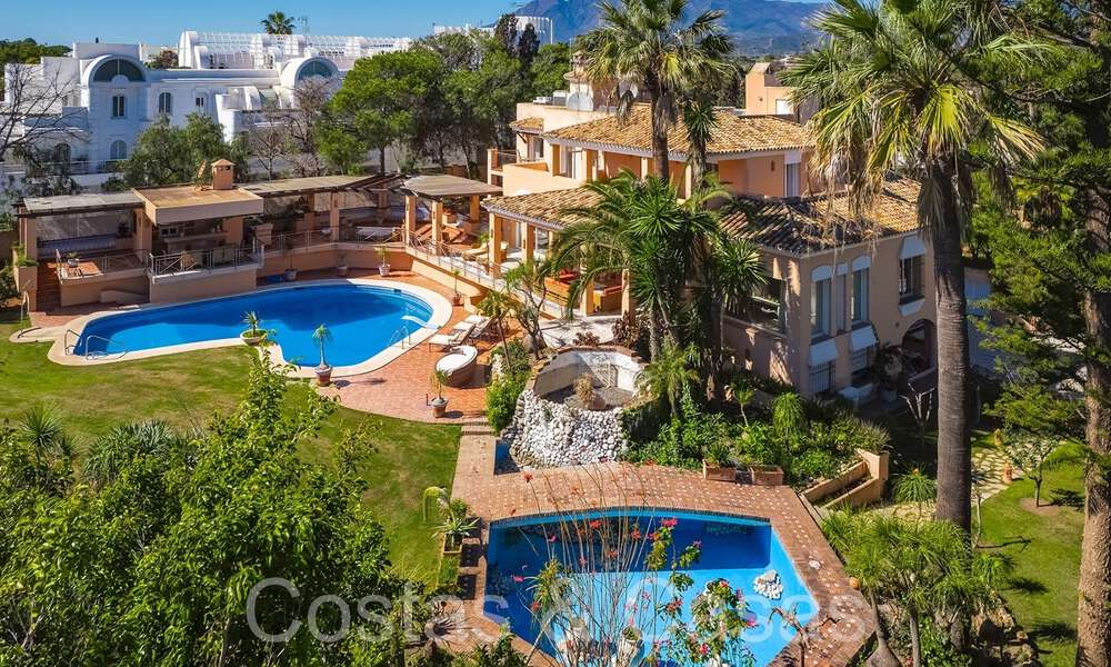 Andalusian villa for sale right on the beach, on the New Golden Mile between Marbella and Estepona 66289