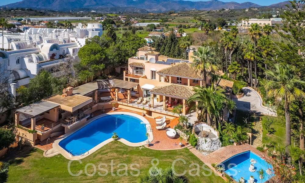 Andalusian villa for sale right on the beach, on the New Golden Mile between Marbella and Estepona 66290