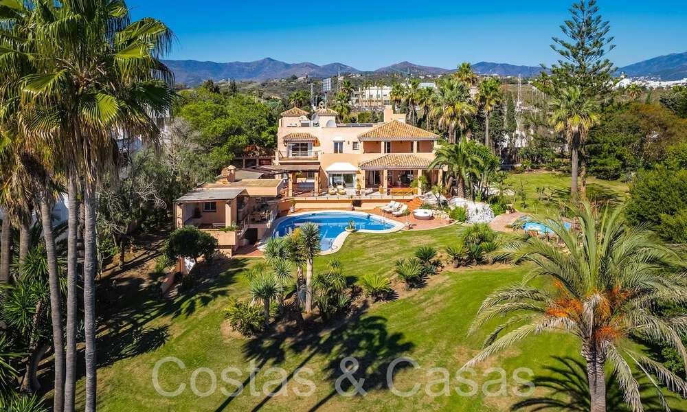 Andalusian villa for sale right on the beach, on the New Golden Mile between Marbella and Estepona 66292