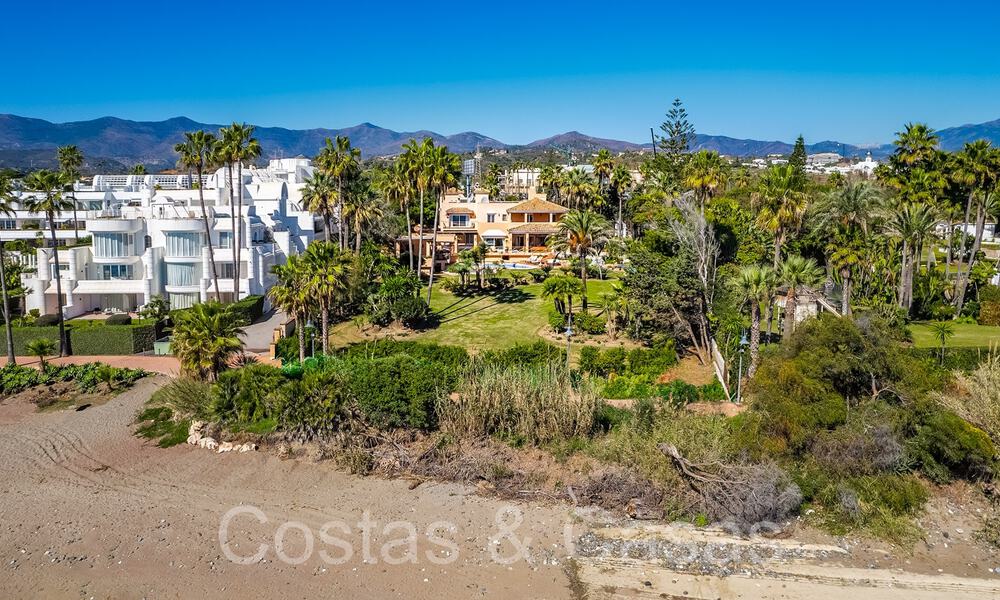 Andalusian villa for sale right on the beach, on the New Golden Mile between Marbella and Estepona 66293