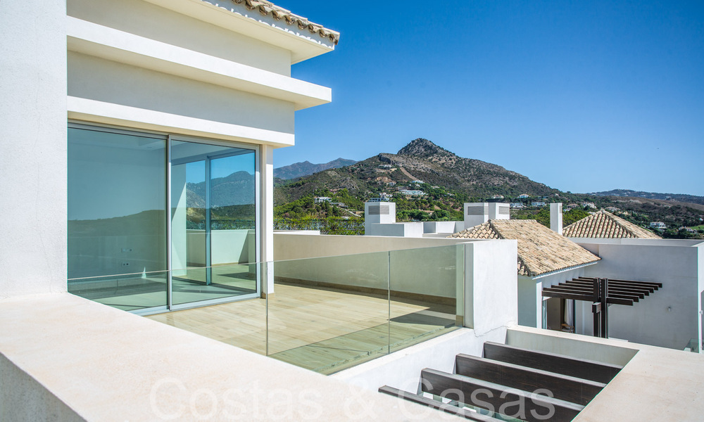 Ready to move in, brand new 3 bedroom penthouse for sale with sea views in a gated resort in Benahavis - Marbella 66216