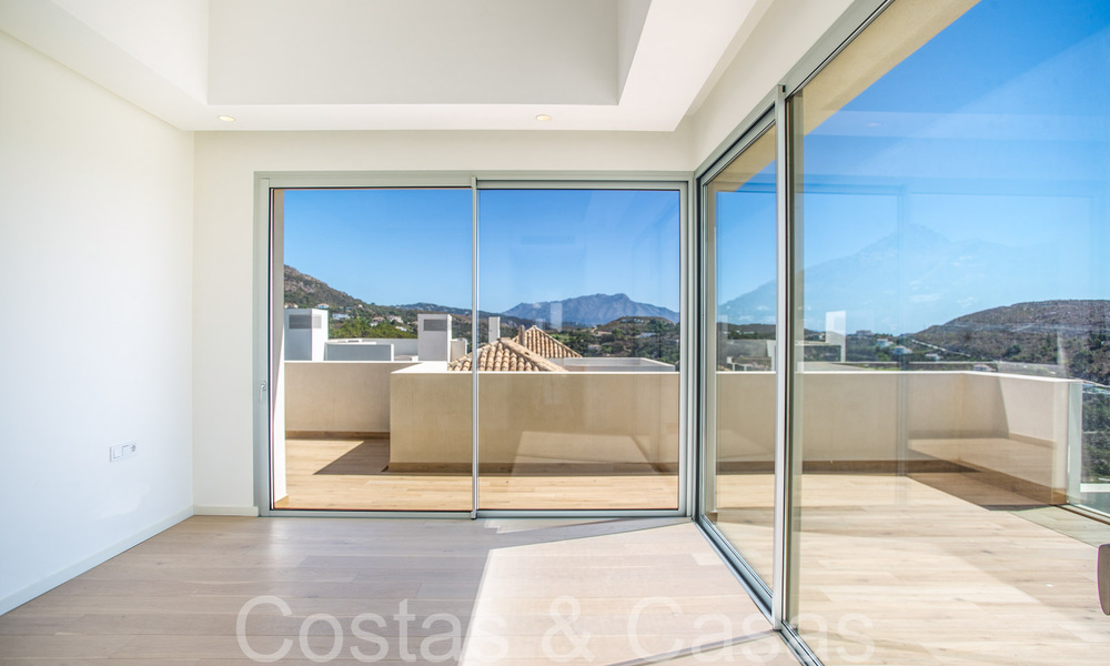 Ready to move in, brand new 3 bedroom penthouse for sale with sea views in a gated resort in Benahavis - Marbella 66224