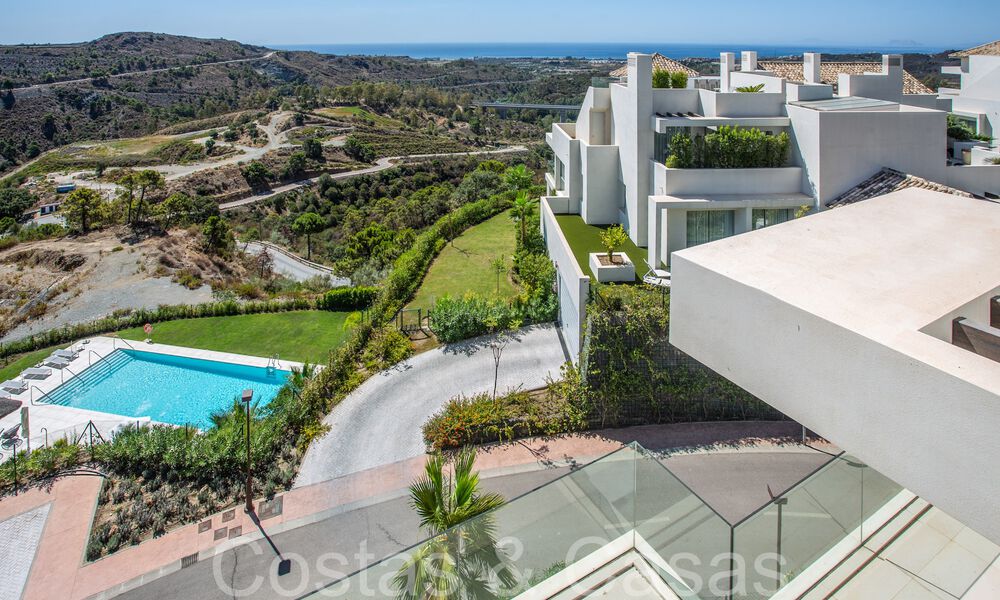 Ready to move in, brand new 3 bedroom penthouse for sale with sea views in a gated resort in Benahavis - Marbella 66230