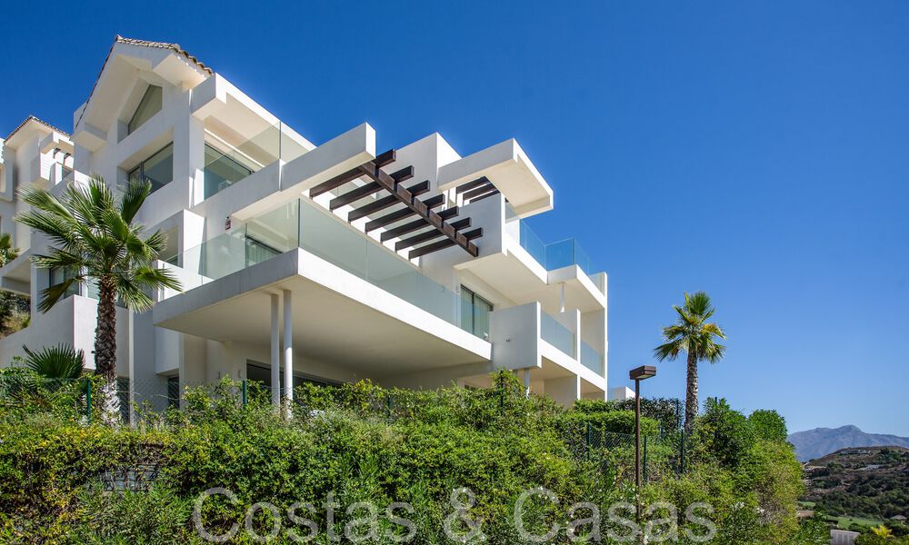 Ready to move in, brand new 3 bedroom penthouse for sale with sea views in a gated resort in Benahavis - Marbella 66233