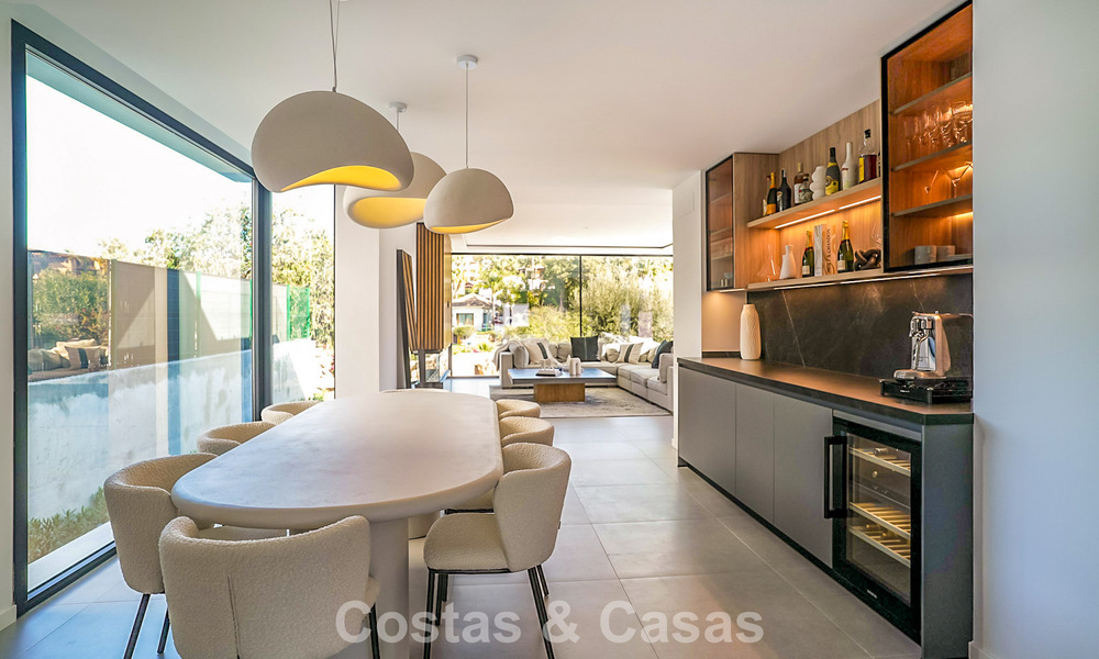 Ready to move in, modern luxury villa for sale adjacent to the golf course on the New Golden Mile, Marbella - Estepona 66397