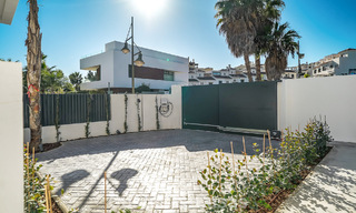 Ready to move in, modern luxury villa for sale adjacent to the golf course on the New Golden Mile, Marbella - Estepona 66403 