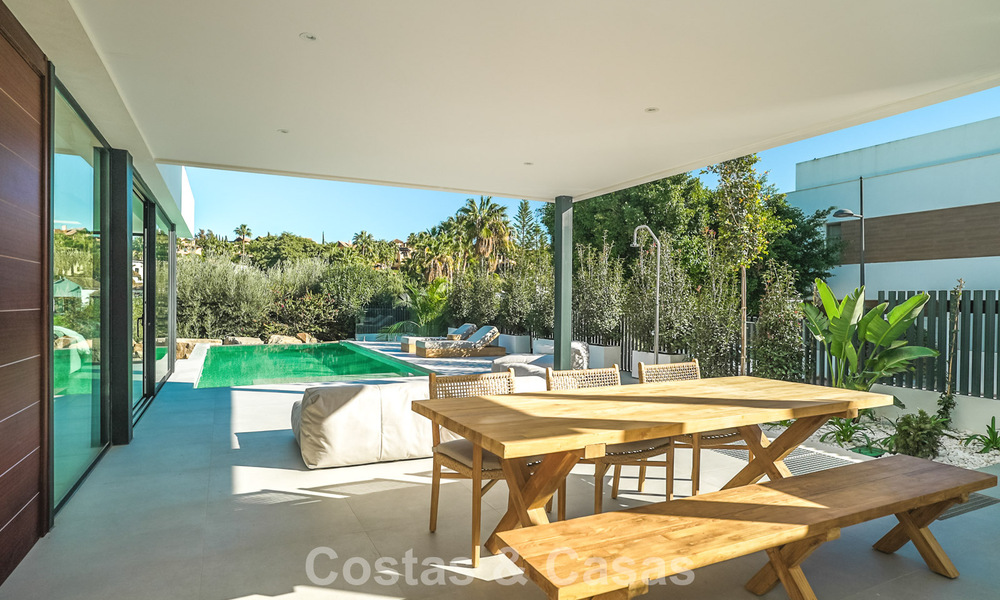 Ready to move in, modern luxury villa for sale adjacent to the golf course on the New Golden Mile, Marbella - Estepona 66405