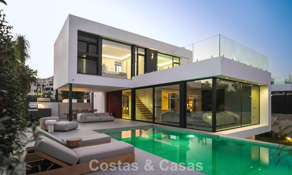 Ready to move in, modern luxury villa for sale adjacent to the golf course on the New Golden Mile, Marbella - Estepona 66430