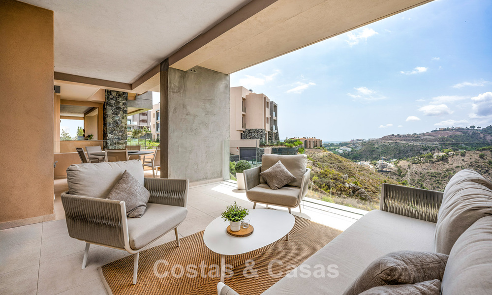 Ready to move in, luxury apartment for sale in a prestigious golf resort in the hills of Marbella - Benahavis 66453