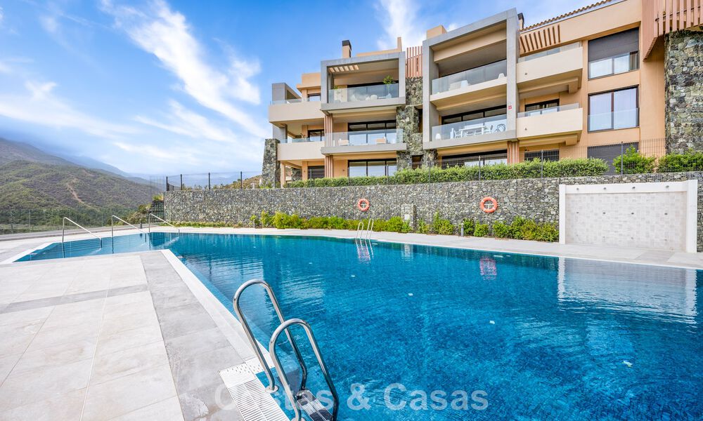 Ready to move in, luxury apartment for sale in a prestigious golf resort in the hills of Marbella - Benahavis 66458