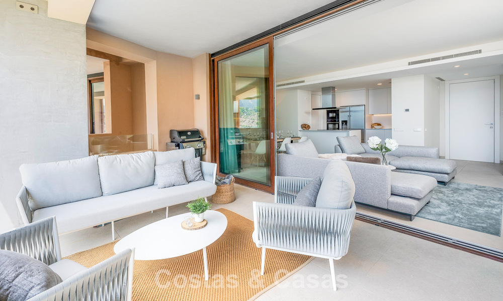 Ready to move in, luxury apartment for sale in a prestigious golf resort in the hills of Marbella - Benahavis 66475