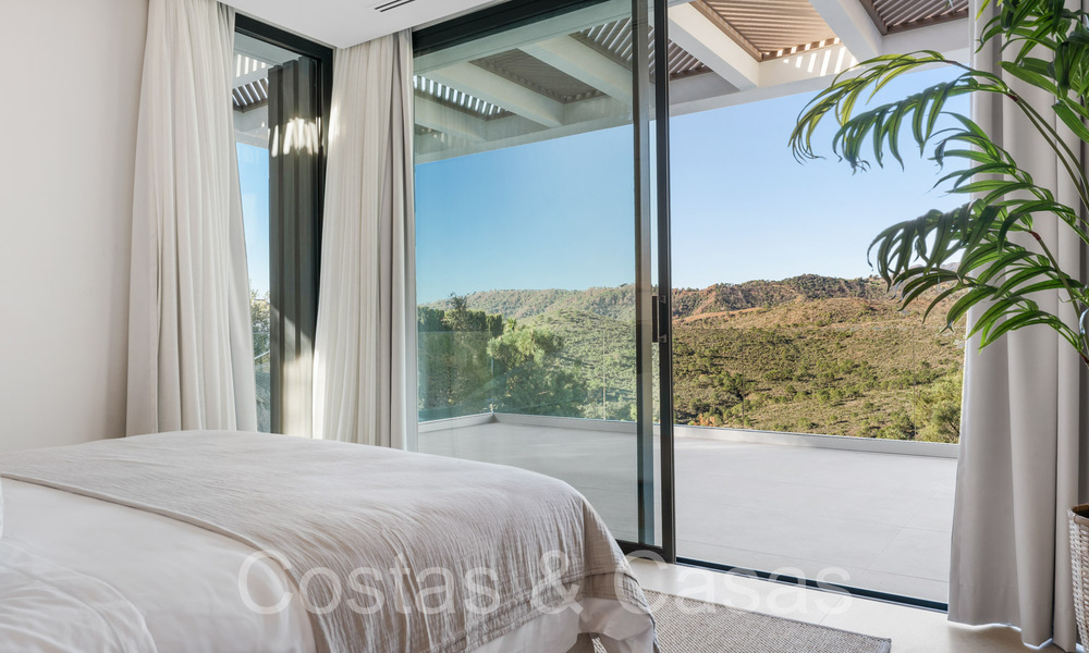 New, architectural villa for sale in a secure urbanization in Marbella - Benahavis 66492