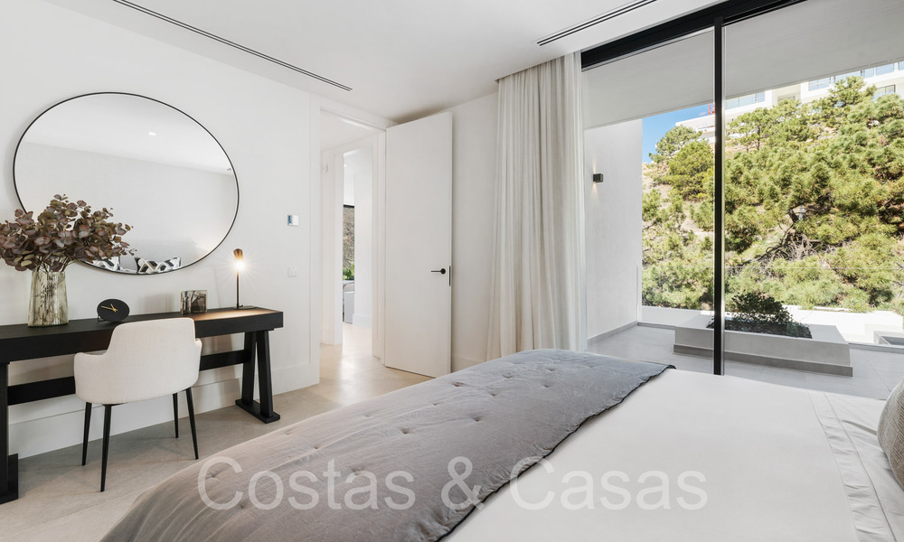 New, architectural villa for sale in a secure urbanization in Marbella - Benahavis 66508