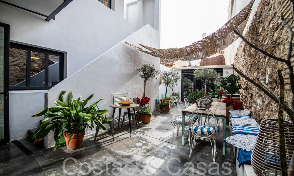 Double townhouse for sale within walking distance of all amenities in the picturesque old centre of Estepona 66600