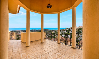 Beautiful double penthouse with sea views for sale in a 5-star complex in Nueva Andalucia, Marbella 66653 