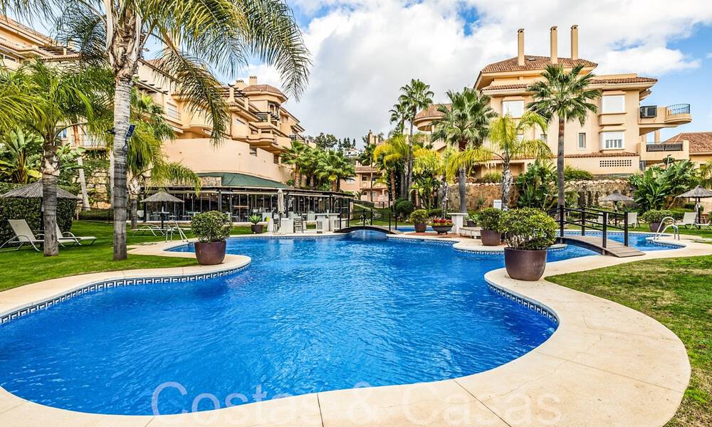 Beautiful double penthouse with sea views for sale in a 5-star complex in Nueva Andalucia, Marbella 66660