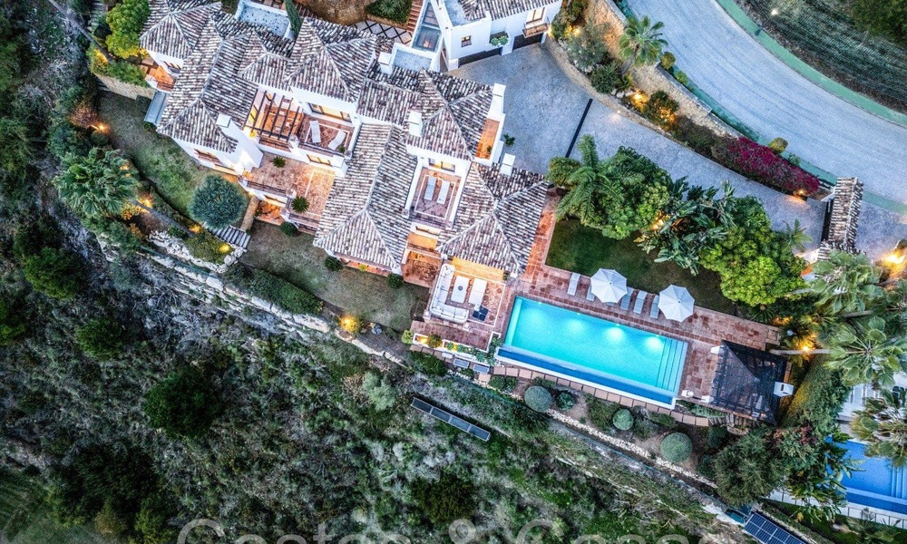 Mediterranean luxury villa for sale with golf and sea views in a gated urbanization in La Quinta, Marbella - Benahavis 66700