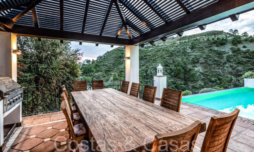 Mediterranean luxury villa for sale with golf and sea views in a gated urbanization in La Quinta, Marbella - Benahavis 66705