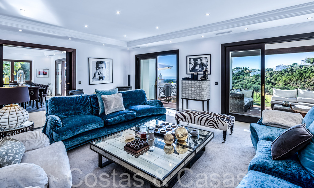 Mediterranean luxury villa for sale with golf and sea views in a gated urbanization in La Quinta, Marbella - Benahavis 66709