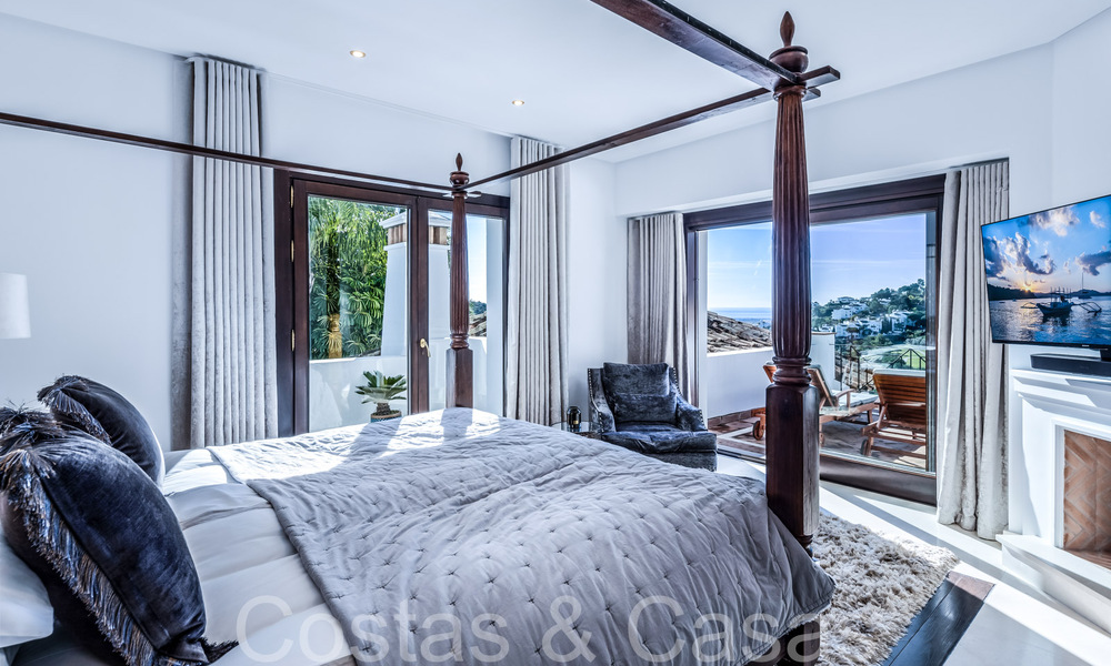 Mediterranean luxury villa for sale with golf and sea views in a gated urbanization in La Quinta, Marbella - Benahavis 66714