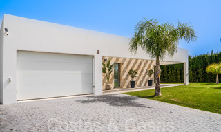Stylish, modern single-storey luxury villa for sale in a golf area near Estepona centre 66746 