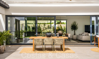 Stylish, modern single-storey luxury villa for sale in a golf area near Estepona centre 66749 