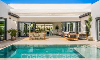Stylish, modern single-storey luxury villa for sale in a golf area near Estepona centre 66753 