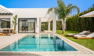 Stylish, modern single-storey luxury villa for sale in a golf area near Estepona centre 66754 