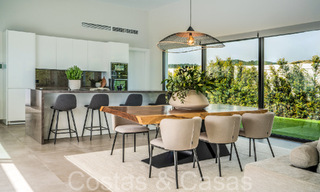 Stylish, modern single-storey luxury villa for sale in a golf area near Estepona centre 66758 