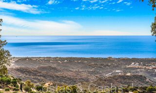 Fantastic semi-detached villa with 360° views for sale in a gated urbanization in East Marbella 66786 