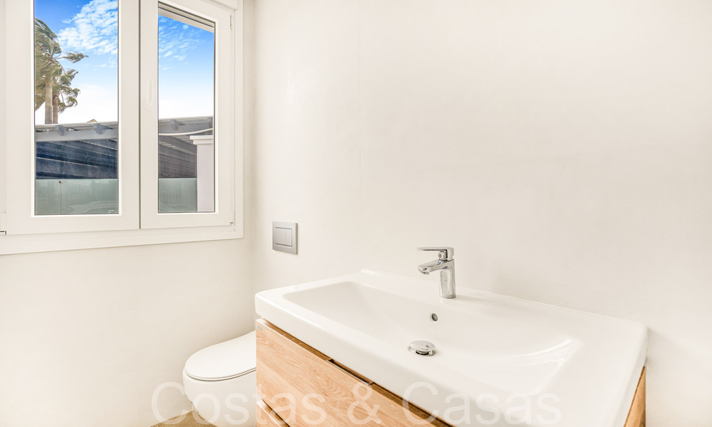 Fantastic semi-detached villa with 360° views for sale in a gated urbanization in East Marbella 66792