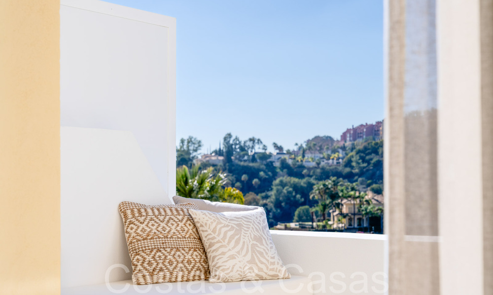 Ready to move in, contemporary duplex penthouse for sale in a gated community in La Quinta in Benahavis, Marbella 66818
