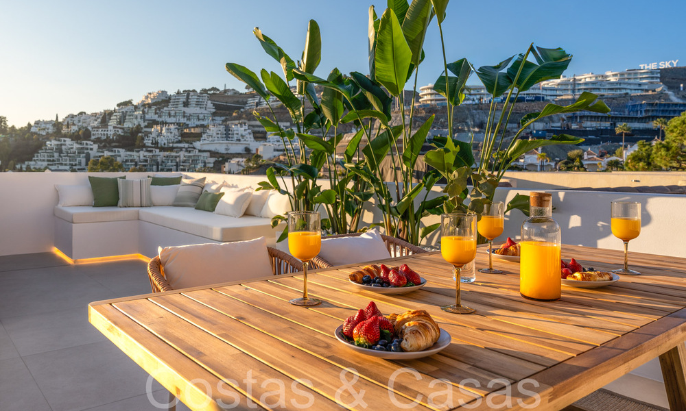 Ready to move in, contemporary duplex penthouse for sale in a gated community in La Quinta in Benahavis, Marbella 66833