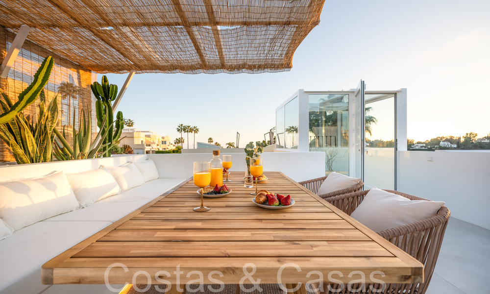 Ready to move in, contemporary duplex penthouse for sale in a gated community in La Quinta in Benahavis, Marbella 66836