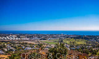 Ready to move in, luxury penthouse with panoramic views of golf, sea and mountains for sale in Benahavis - Marbella 66940 